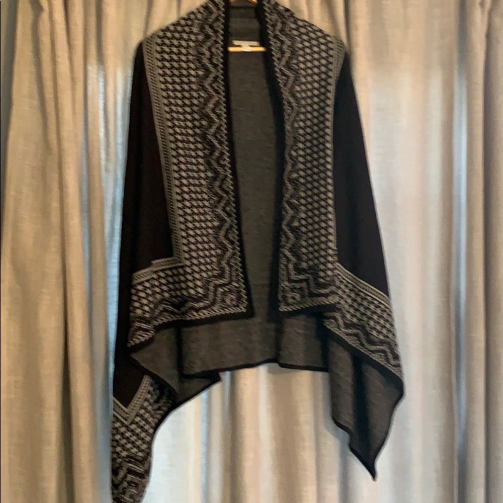 Dana Buchman Novelty Poncho - Picture 2 of 9